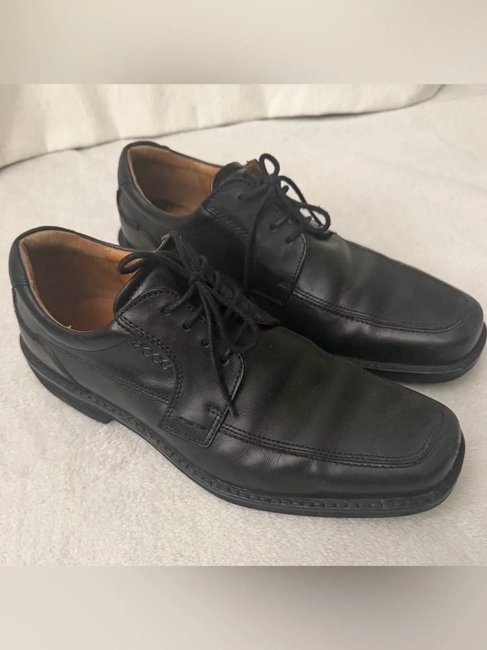 Ecco Men’s Black Leather Lace-Up Oxfords